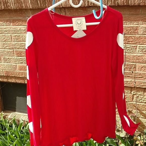 ❤️ Heart On Your Sleeve T-Shirt - Picture 3 of 7